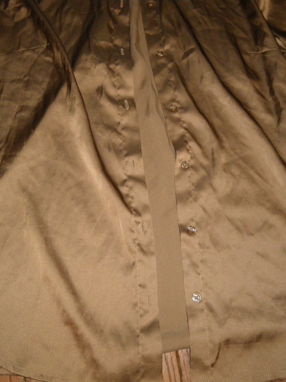 Women’s Banana Republic Classic Fit Silk-Like Button Up Blouse - Picture 3 of 5